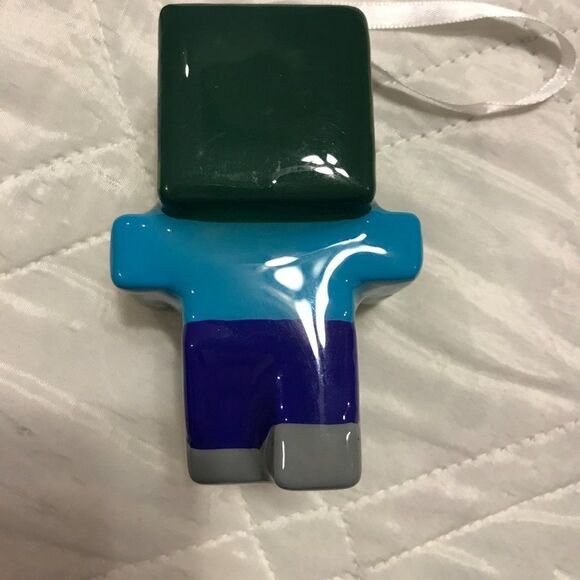 2019 Hallmark Minecraft Zombie Christmas Ornanment - Picture 4 of 5